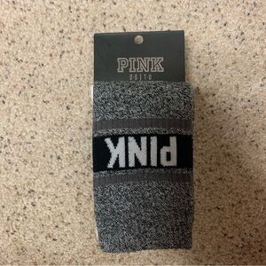 VS pink socks white/gray